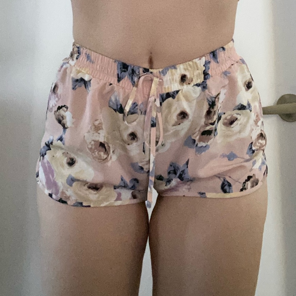 FLORAL SHORTS